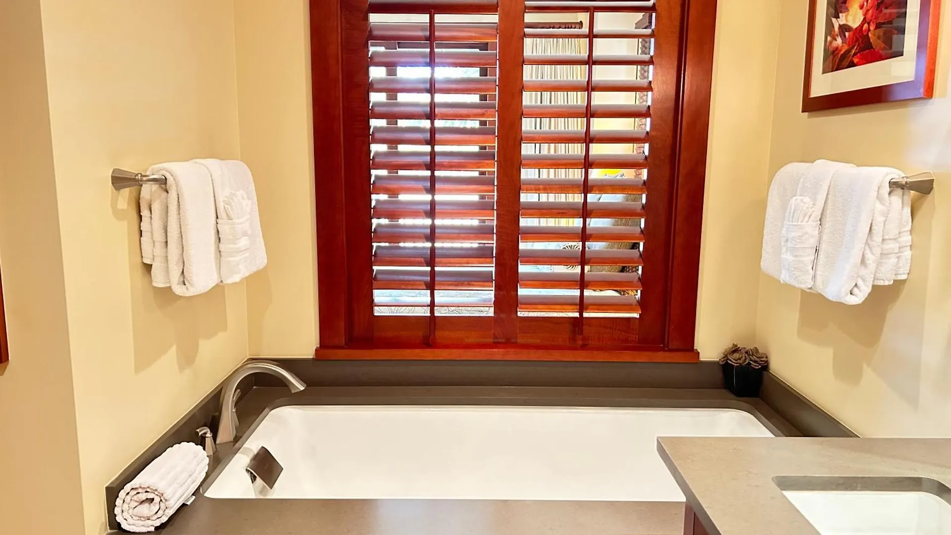 Holiday home Ko Olina Beach Villas O410 - 2Br Luxury Condo With Partial Ocean View Kapolei United States