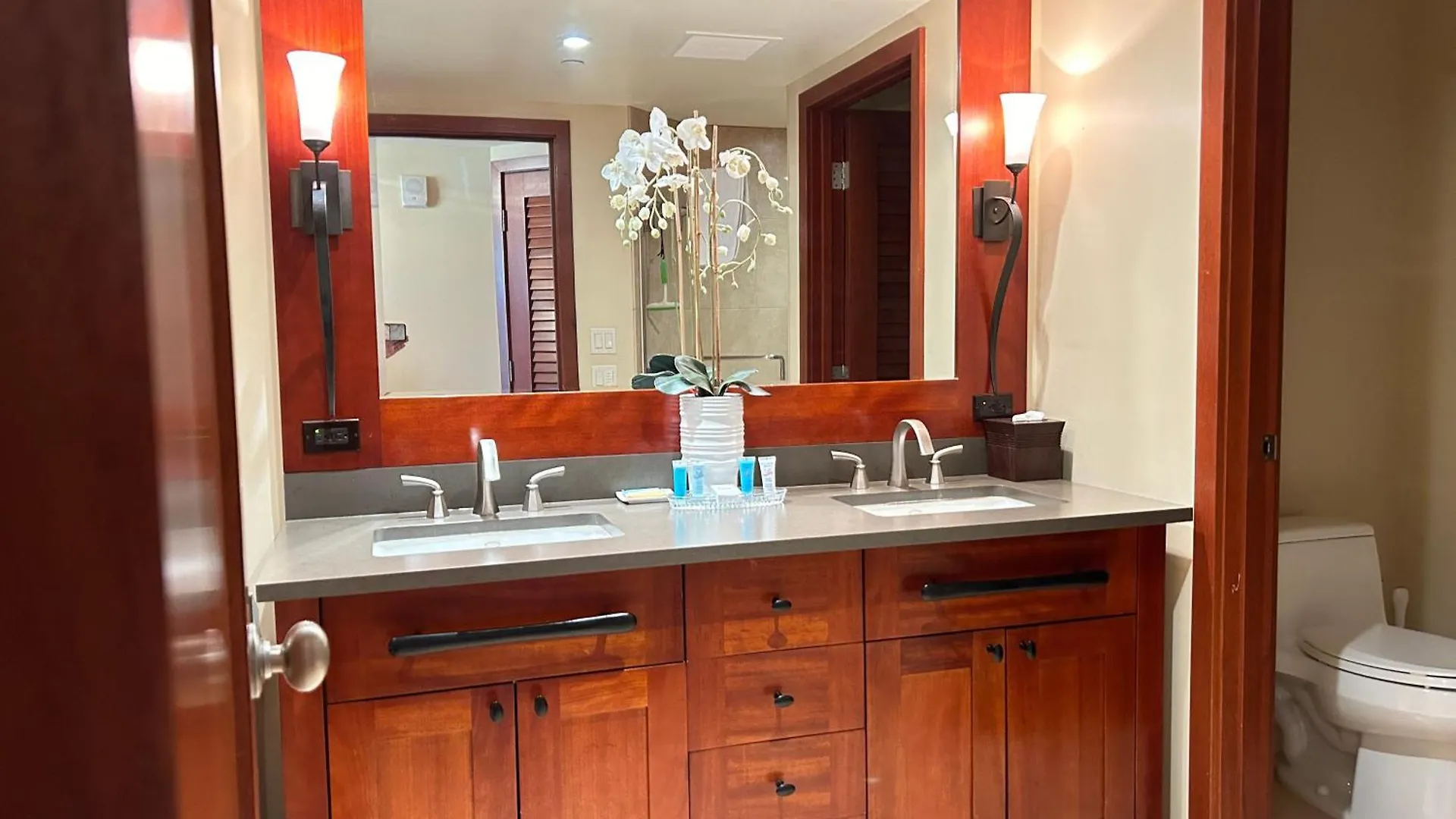 Ko Olina Beach Villas O410 - 2Br Luxury Condo With Partial Ocean View Kapolei